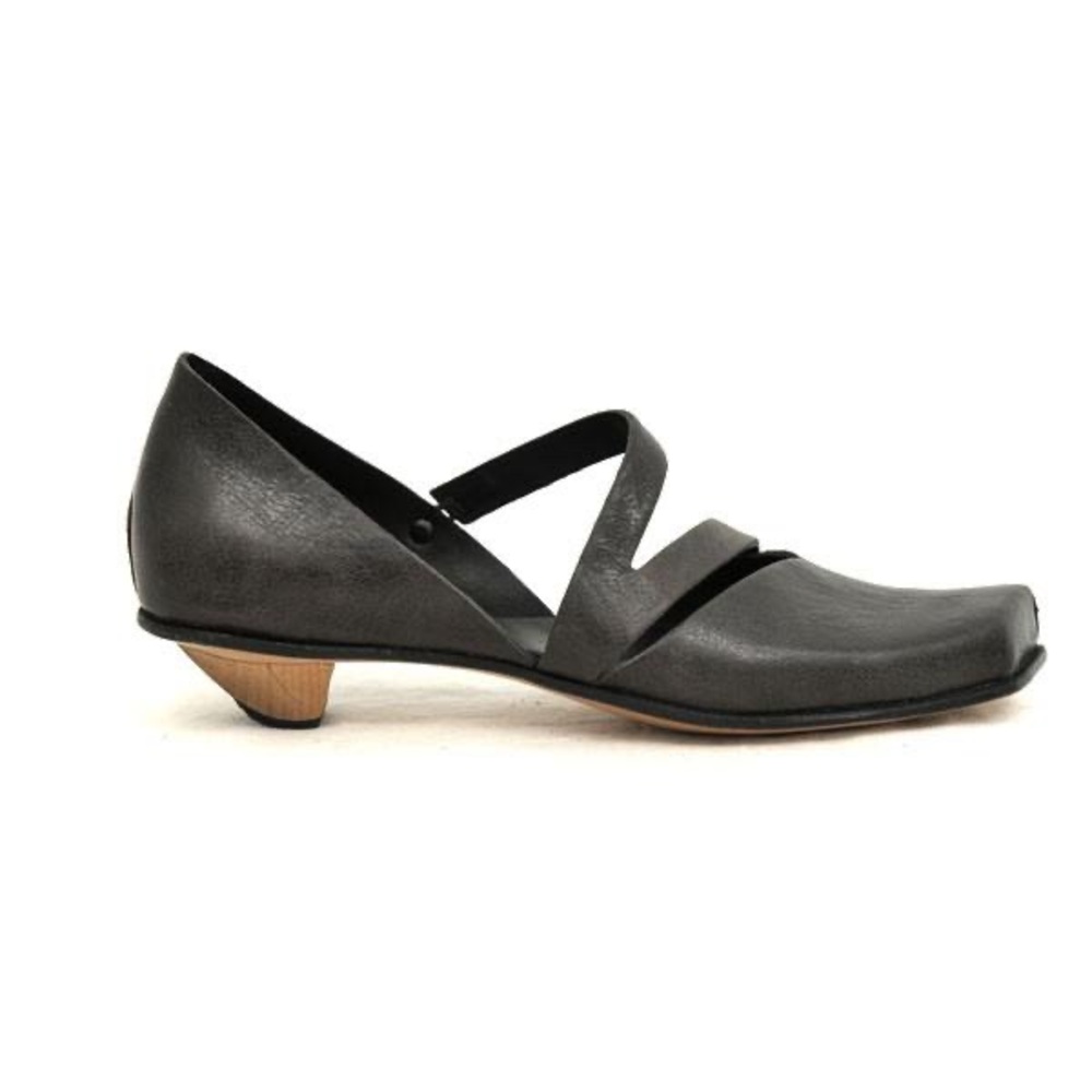 NWB Cydwoq Inhabit Shoes Gray 6